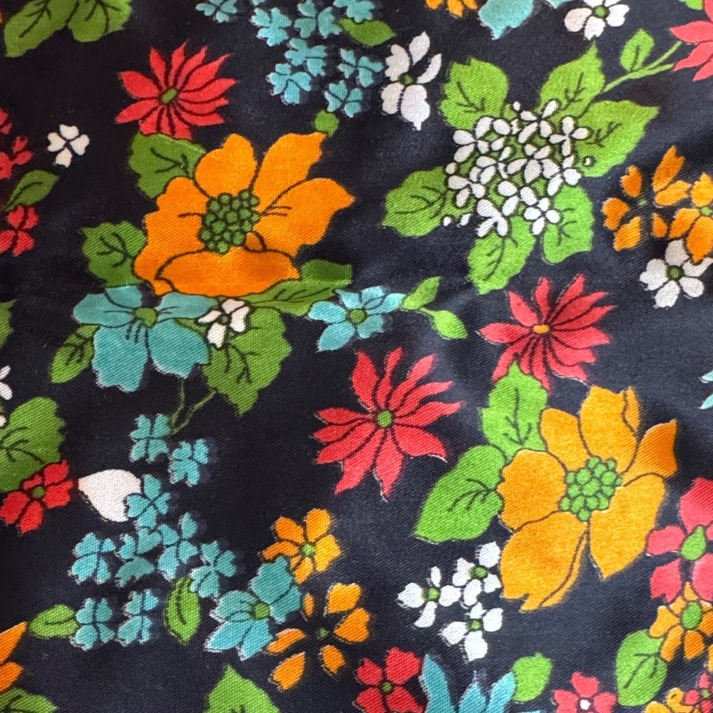 Vintage Floral Print Expandable Bag with Amber Lucite Handles - Picture 15 of 17
